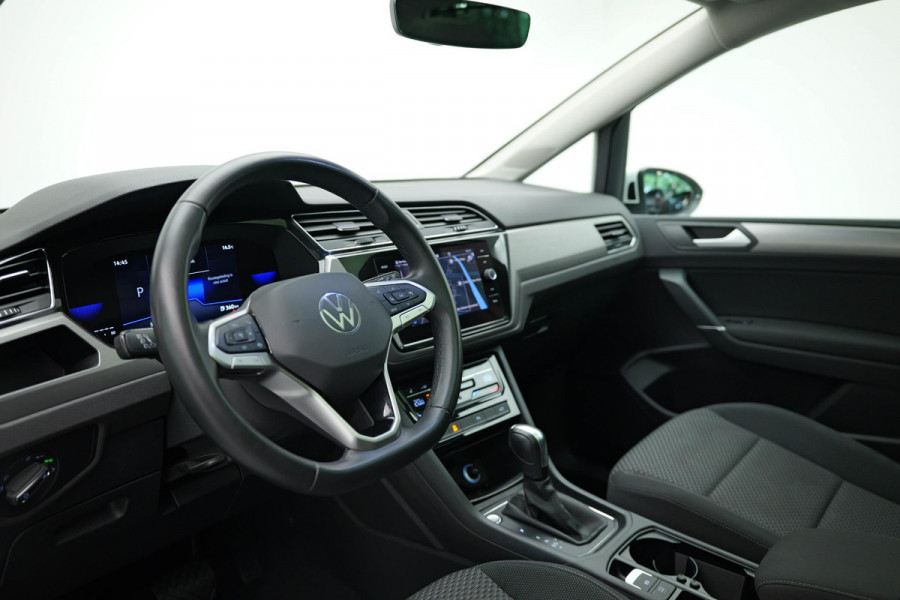 Volkswagen Touran 1.5 TSI Business 7p |Pano|Virtual|Keyless|Dodehoek|ACC|Camera|