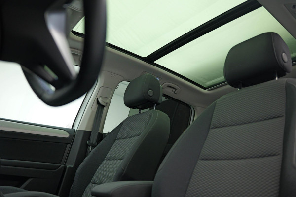 Volkswagen Touran 1.5 TSI Business 7p |Pano|Virtual|Keyless|Dodehoek|ACC|Camera|