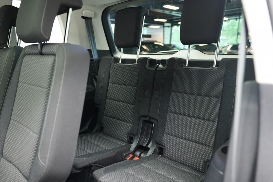 Volkswagen Touran 1.5 TSI Business 7p |Pano|Virtual|Keyless|Dodehoek|ACC|Camera|