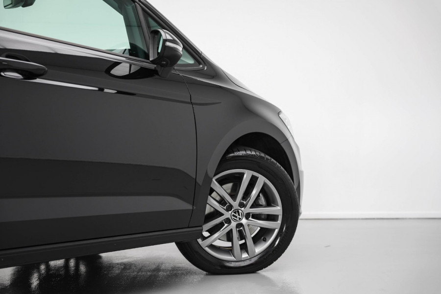 Volkswagen Touran 1.5 TSI Business 7p |Pano|Virtual|Keyless|Dodehoek|ACC|Camera|