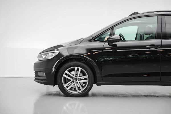 Volkswagen Touran 1.5 TSI Business 7p |Pano|Virtual|Keyless|Dodehoek|ACC|Camera|