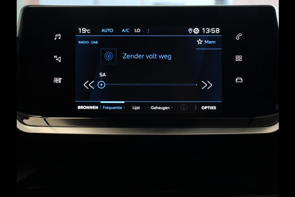 Peugeot 208 1.2 PureTech 100pk Automaat Allure Pack Climate control Adaptive cruise control LED Achteruitrijcamera Parkeersensor achter Verwarmde voorstoelen Apple Carplay/ Android Auto