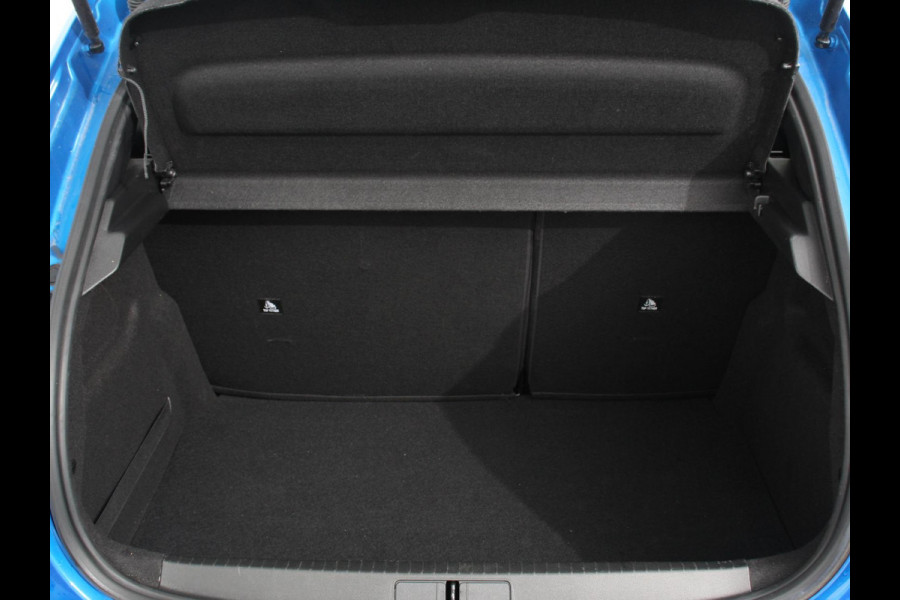 Peugeot 208 1.2 PureTech 100pk Automaat Allure Pack Climate control Adaptive cruise control LED Achteruitrijcamera Parkeersensor achter Verwarmde voorstoelen Apple Carplay/ Android Auto
