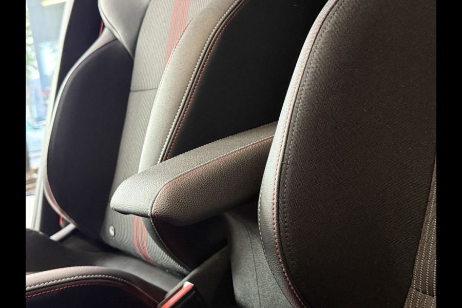 Renault Clio 1.3 TCe 130pk R.S. Line | Groot Navi | 360 | 17 " | Stoelverwarming | Carplay |
