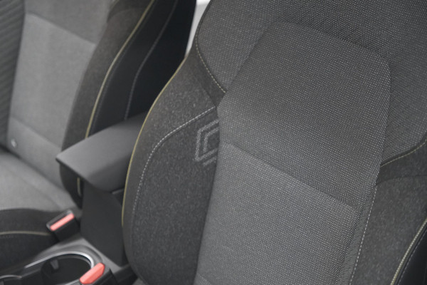 Renault Captur Mild Hybrid 160 EDC Techno | Pack Winter | Camera | Adaptieve Cruise Control | Apple Carplay