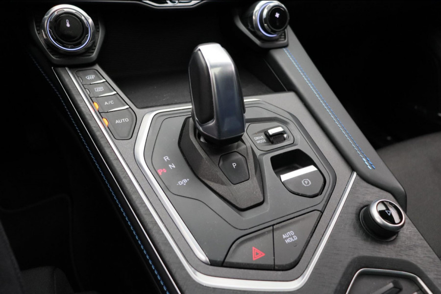 Lynk & Co 01 1.5 261PK Plug-in Hybrid *trekhaak* /Pano/dak Apple/Carplay Adaptive/Cruise