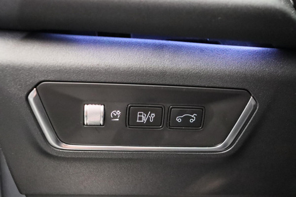 Lynk & Co 01 1.5 261PK Plug-in Hybrid *trekhaak* /Pano/dak Apple/Carplay Adaptive/Cruise