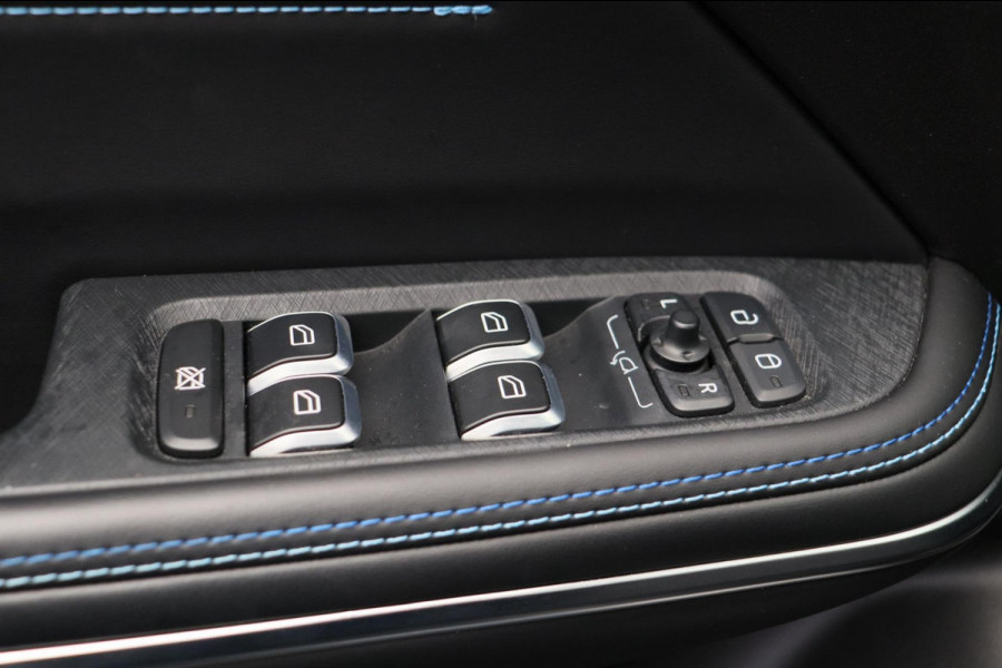 Lynk & Co 01 1.5 261PK Plug-in Hybrid *trekhaak* /Pano/dak Apple/Carplay Adaptive/Cruise