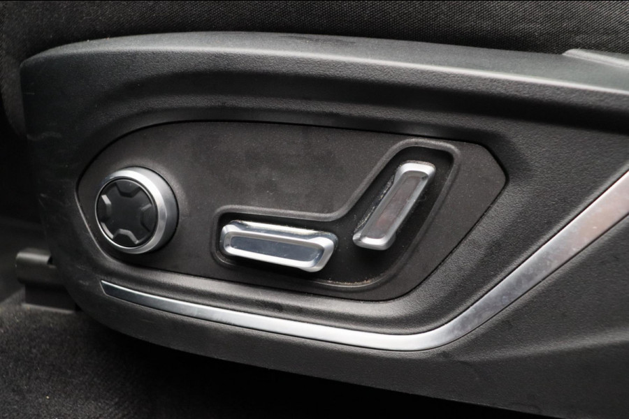 Lynk & Co 01 1.5 261PK Plug-in Hybrid *trekhaak* /Pano/dak Apple/Carplay Adaptive/Cruise
