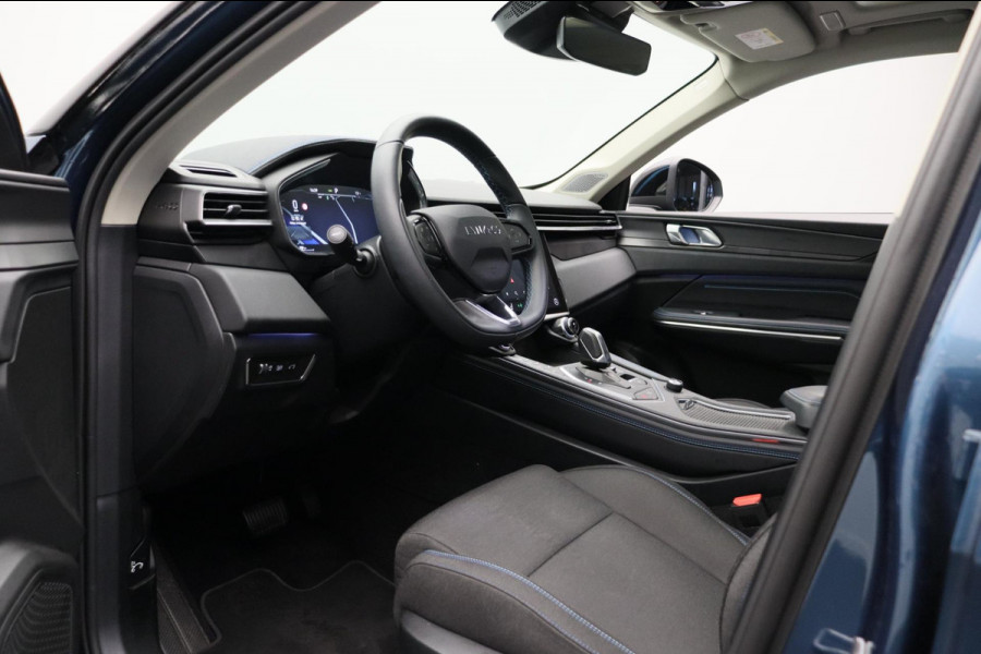 Lynk & Co 01 1.5 261PK Plug-in Hybrid *trekhaak* /Pano/dak Apple/Carplay Adaptive/Cruise