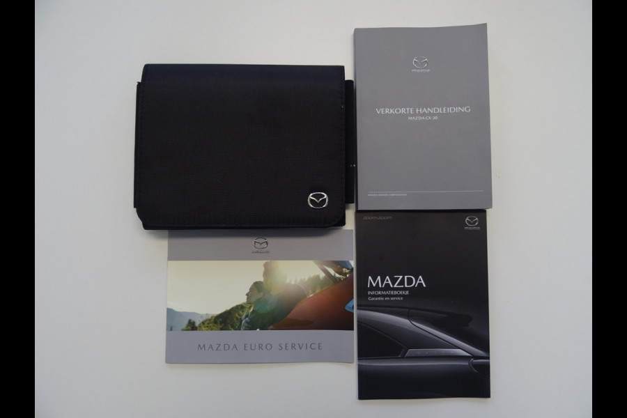 Mazda CX-30 2.0 e-SkyActiv-X M Hybrid Luxury * LAGE KM * LEER * HEAD-UP !!