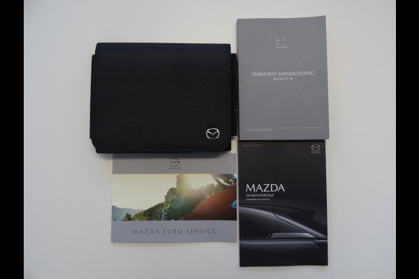Mazda CX-30 2.0 e-SkyActiv-X M Hybrid Luxury * LAGE KM * LEER * HEAD-UP !!
