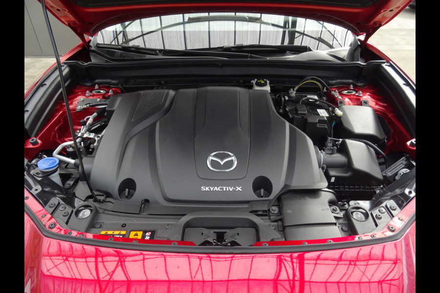 Mazda CX-30 2.0 e-SkyActiv-X M Hybrid Luxury * LAGE KM * LEER * HEAD-UP !!