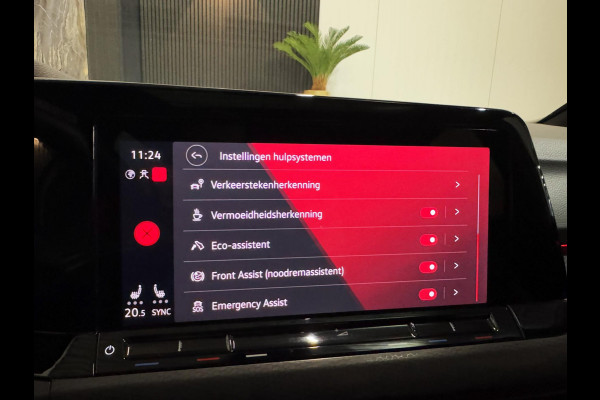 Volkswagen Golf 2.0 TSI GTI|PANO|IQ|HEAD UP|HK|BOMVOL Volkswagen Golf 2.0 TSI GTI|PANO|IQ|HEAD UP|HK|BOMVOL