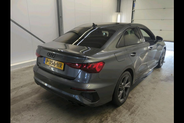 Audi A3 Limousine 30 TFSI S edition | Navi | Virtual | Stoel Verwarming |