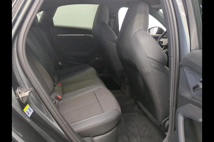 Audi A3 Limousine 30 TFSI S edition | Navi | Virtual | Stoel Verwarming |