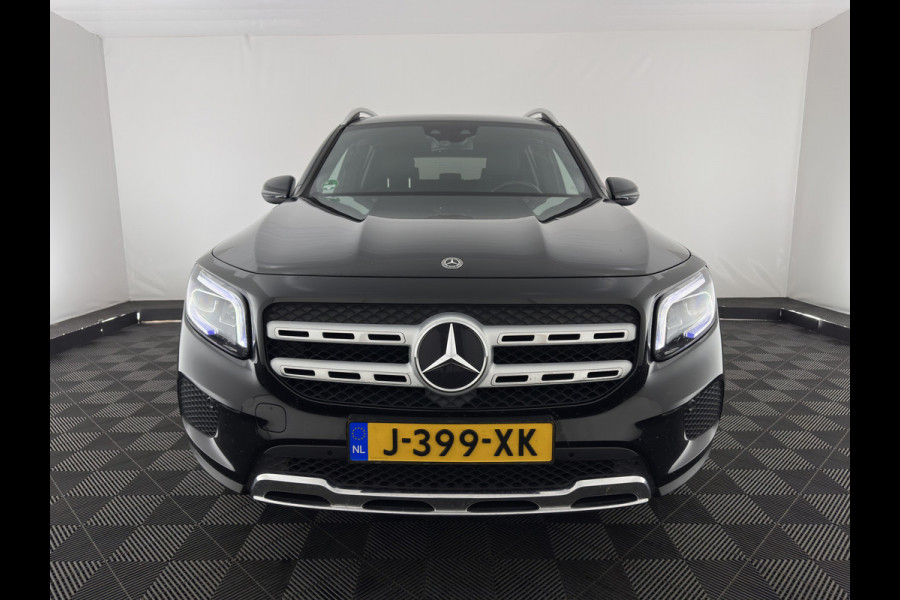 Mercedes-Benz Glb 180 d Business Solution Luxury [ 7-Pers. ] (INCL-BTW) Aut. *LUXURY-LEATHER | FULL-LED | AMBIENT-LIGHT | WIDESCREEN-DIGI-COCKPIT | HEATED-COMFORTSEATS | CAMERA | DAB+ | NAVI-FULLMAP | ECC | MEMORY-PACK | PDC | CRUISE | PRIVACY-GLASS |