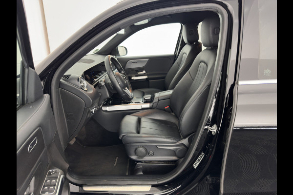 Mercedes-Benz Glb 180 d Business Solution Luxury [ 7-Pers. ] (INCL-BTW) Aut. *LUXURY-LEATHER | FULL-LED | AMBIENT-LIGHT | WIDESCREEN-DIGI-COCKPIT | HEATED-COMFORTSEATS | CAMERA | DAB+ | NAVI-FULLMAP | ECC | MEMORY-PACK | PDC | CRUISE | PRIVACY-GLASS |