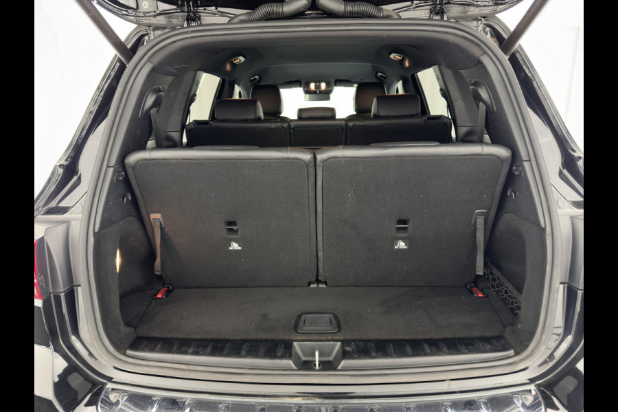 Mercedes-Benz Glb 180 d Business Solution Luxury [ 7-Pers. ] (INCL-BTW) Aut. *LUXURY-LEATHER | FULL-LED | AMBIENT-LIGHT | WIDESCREEN-DIGI-COCKPIT | HEATED-COMFORTSEATS | CAMERA | DAB+ | NAVI-FULLMAP | ECC | MEMORY-PACK | PDC | CRUISE | PRIVACY-GLASS |