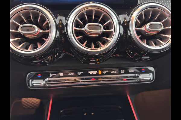 Mercedes-Benz Glb 180 d Business Solution Luxury [ 7-Pers. ] (INCL-BTW) Aut. *LUXURY-LEATHER | FULL-LED | AMBIENT-LIGHT | WIDESCREEN-DIGI-COCKPIT | HEATED-COMFORTSEATS | CAMERA | DAB+ | NAVI-FULLMAP | ECC | MEMORY-PACK | PDC | CRUISE | PRIVACY-GLASS |