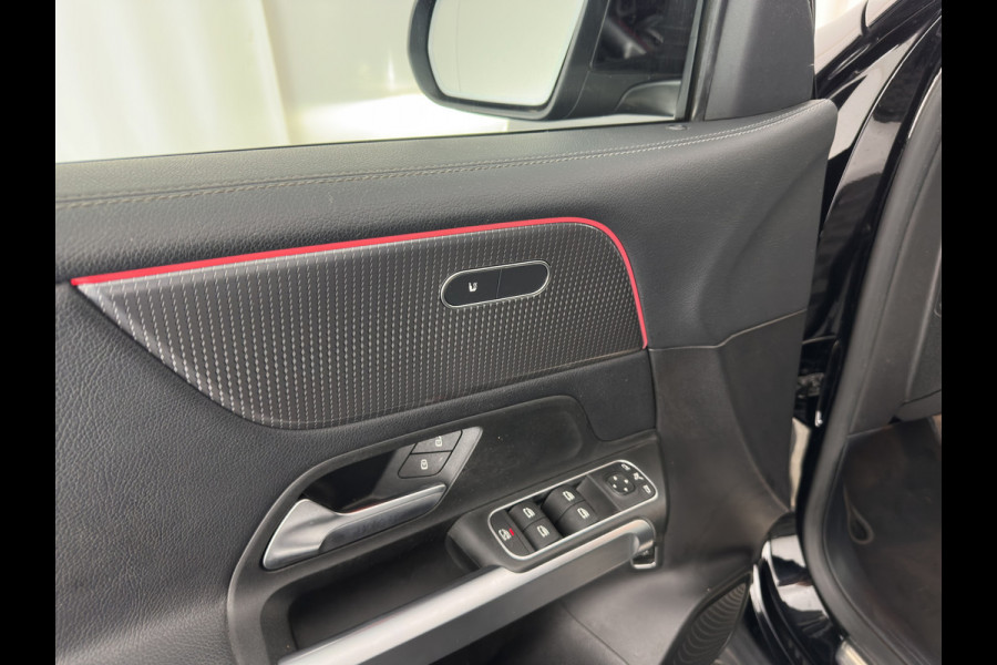 Mercedes-Benz Glb 180 d Business Solution Luxury [ 7-Pers. ] (INCL-BTW) Aut. *LUXURY-LEATHER | FULL-LED | AMBIENT-LIGHT | WIDESCREEN-DIGI-COCKPIT | HEATED-COMFORTSEATS | CAMERA | DAB+ | NAVI-FULLMAP | ECC | MEMORY-PACK | PDC | CRUISE | PRIVACY-GLASS |