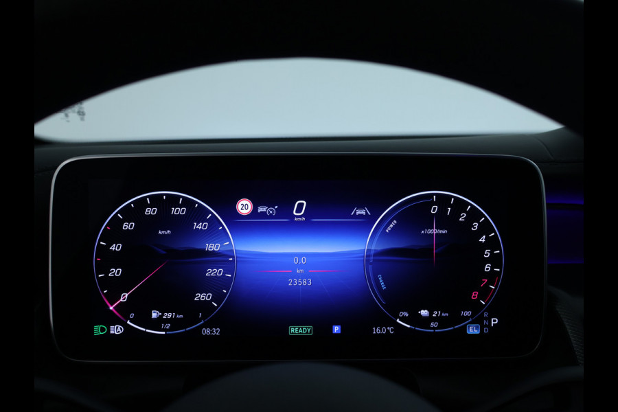 Mercedes-Benz GLC 300 e 4MATIC AMG Plug-In Hybride | AMG Line | Night Pakket | Trekhaak | Alarm Klasse 3 | Distronic | Memory Voorstoelen | Stuur en Stoelverwarming. Inclusief 24 maanden MB Certified garantie voor Europa.