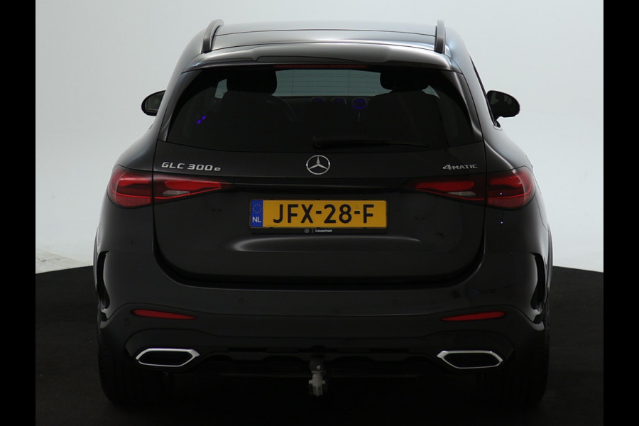 Mercedes-Benz GLC 300 e 4MATIC AMG Plug-In Hybride | AMG Line | Night Pakket | Trekhaak | Alarm Klasse 3 | Distronic | Memory Voorstoelen | Stuur en Stoelverwarming. Inclusief 24 maanden MB Certified garantie voor Europa.