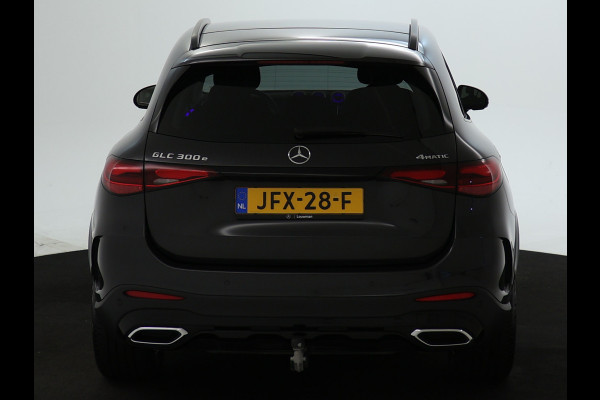 Mercedes-Benz GLC 300 e 4MATIC AMG Plug-In Hybride | AMG Line | Night Pakket | Trekhaak | Alarm Klasse 3 | Distronic | Memory Voorstoelen | Stuur en Stoelverwarming. Inclusief 24 maanden MB Certified garantie voor Europa.