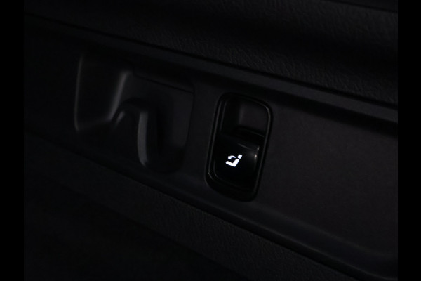 Mercedes-Benz GLC 300 e 4MATIC AMG Plug-In Hybride | AMG Line | Night Pakket | Trekhaak | Alarm Klasse 3 | Distronic | Memory Voorstoelen | Stuur en Stoelverwarming. Inclusief 24 maanden MB Certified garantie voor Europa.