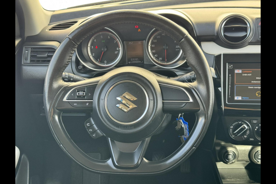Suzuki Swift 1.2 Select Airco Achteruitrijcamera Apple Carplay Android Auto DAB Bleutooth Verwarmbare buitenspiegels