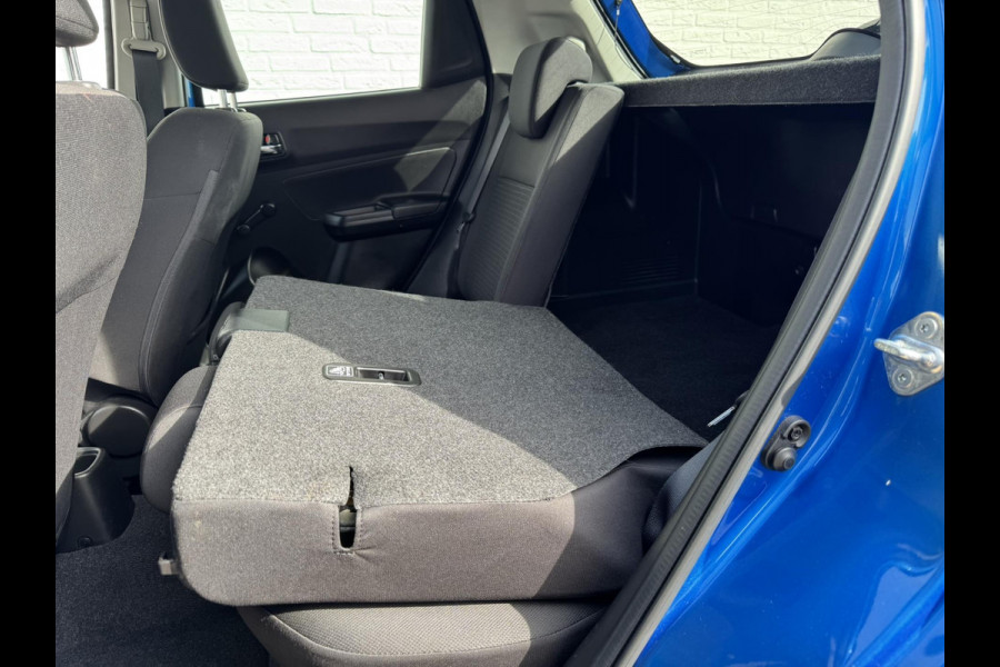Suzuki Swift 1.2 Select Airco Achteruitrijcamera Apple Carplay Android Auto DAB Bleutooth Verwarmbare buitenspiegels