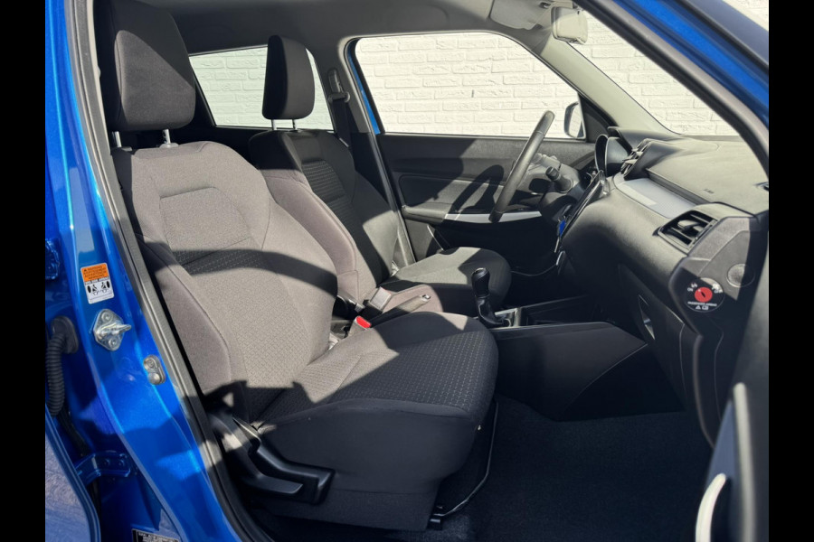 Suzuki Swift 1.2 Select Airco Achteruitrijcamera Apple Carplay Android Auto DAB Bleutooth Verwarmbare buitenspiegels