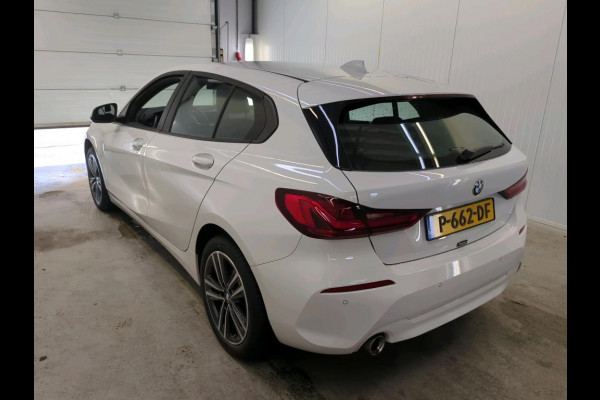 BMW 1-serie 116d Business Ed. | Navi | Live Cockpit | Led |