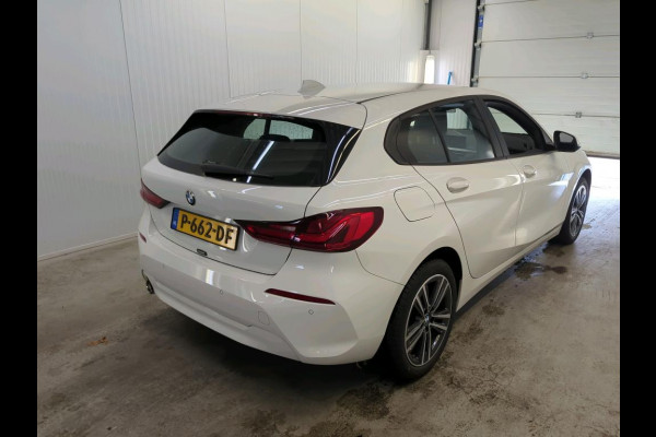 BMW 1-serie 116d Business Ed. | Navi | Live Cockpit | Led |