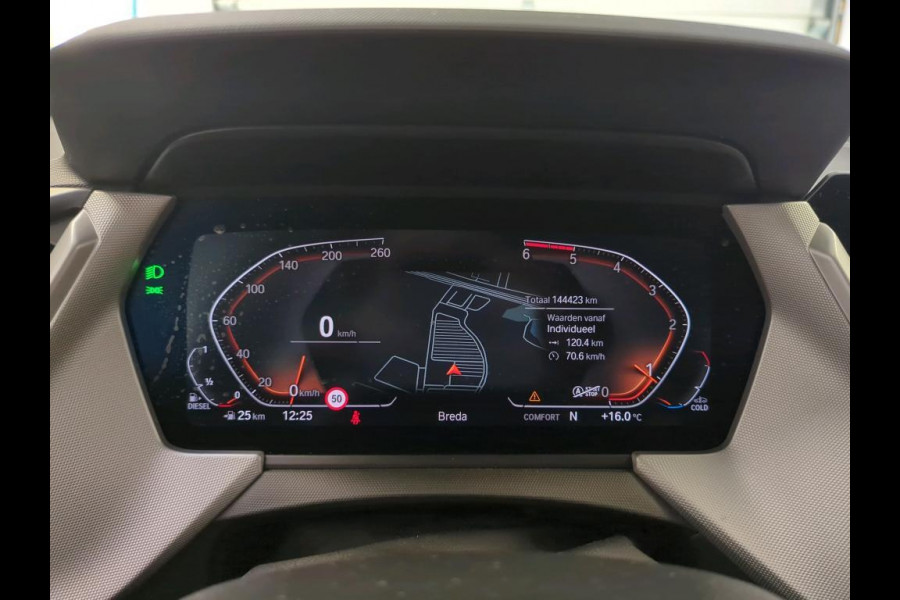 BMW 1-serie 116d Business Ed. | Navi | Live Cockpit | Led |