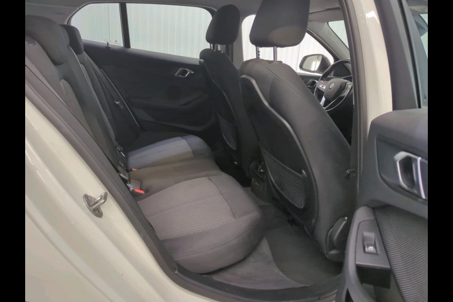 BMW 1-serie 116d Business Ed. | Navi | Live Cockpit | Led |