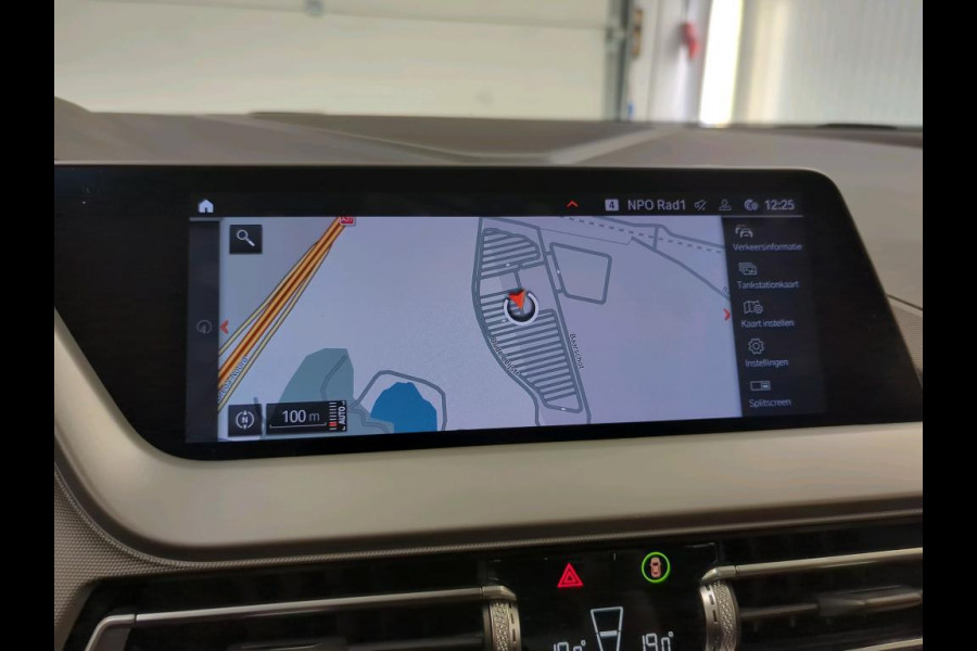 BMW 1-serie 116d Business Ed. | Navi | Live Cockpit | Led |