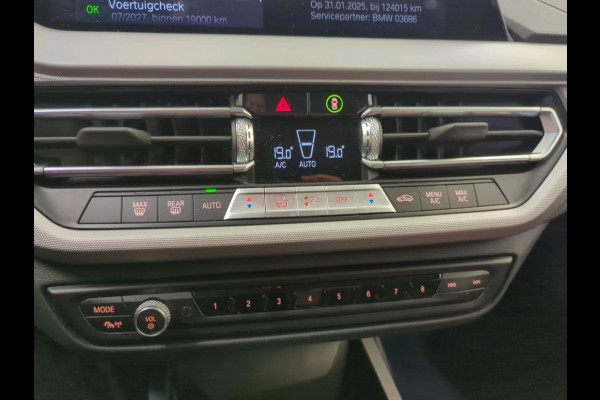 BMW 1-serie 116d Business Ed. | Navi | Live Cockpit | Led |