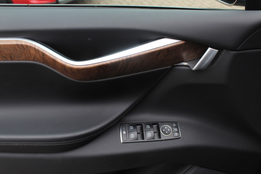 Tesla Model X 100D 6p. / SoH 89.8% / Autopilot / Trekhaak / Panoramadak / 20'' / Luxe Leder / Luchtvering