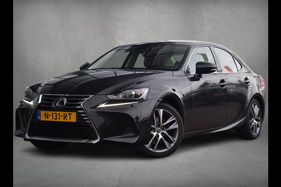 Lexus IS 300h Hybrid Business Line | Apple CarPlay | Half Leer | Camera | Climate