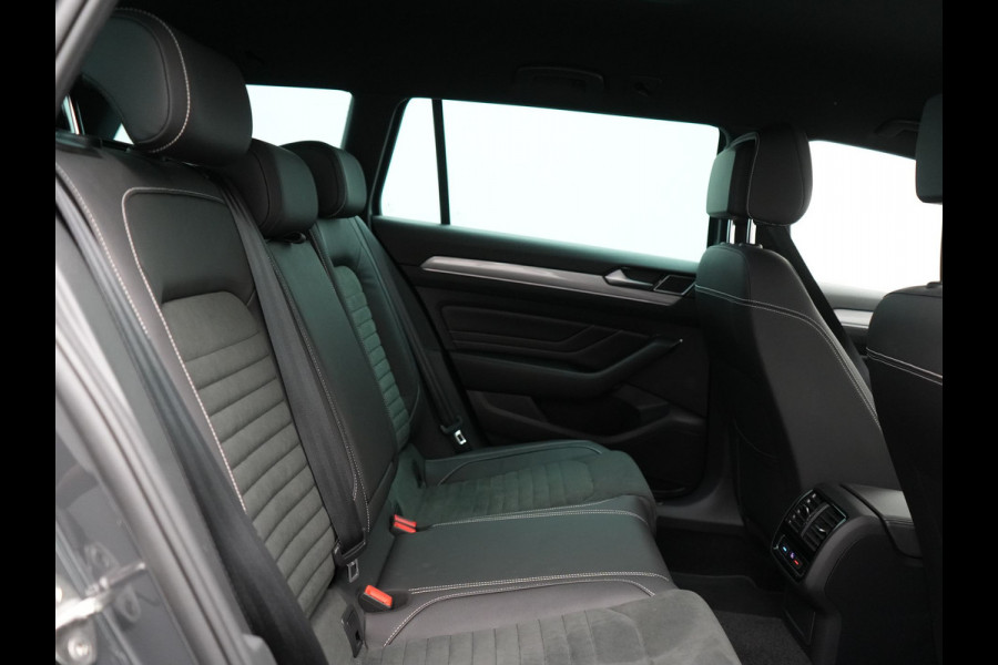 Volkswagen Passat Variant 1.4 TSI PHEV GTE Business Plug In Hybrid 218pk PHEV | Trekhaak Af Fabriek | Adaptive Cruise | Alcantara Sportstoelen Massage & Verwarmd | Camera | Apple Carplay | Stuur Verwarmd | Virtual | Navigatie | DAB |