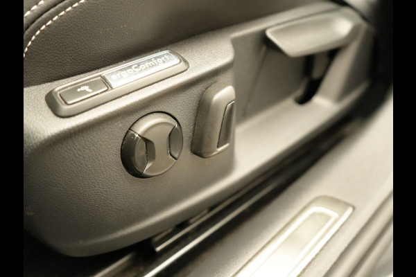 Volkswagen Passat Variant 1.4 TSI PHEV GTE Business Plug In Hybrid 218pk PHEV | Trekhaak Af Fabriek | Adaptive Cruise | Alcantara Sportstoelen Massage & Verwarmd | Camera | Apple Carplay | Stuur Verwarmd | Virtual | Navigatie | DAB |