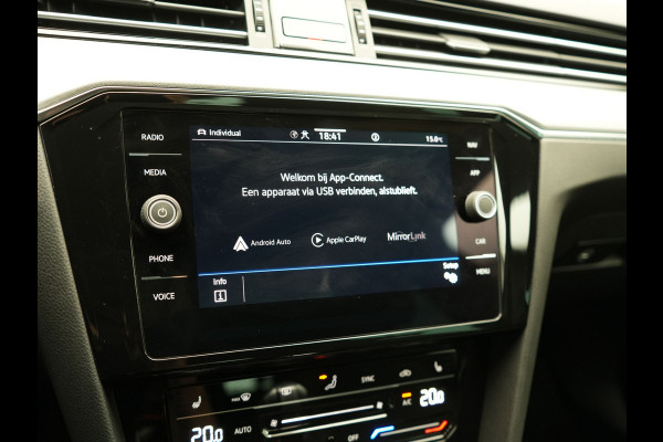 Volkswagen Passat Variant 1.4 TSI PHEV GTE Business Plug In Hybrid 218pk PHEV | Trekhaak Af Fabriek | Adaptive Cruise | Alcantara Sportstoelen Massage & Verwarmd | Camera | Apple Carplay | Stuur Verwarmd | Virtual | Navigatie | DAB |
