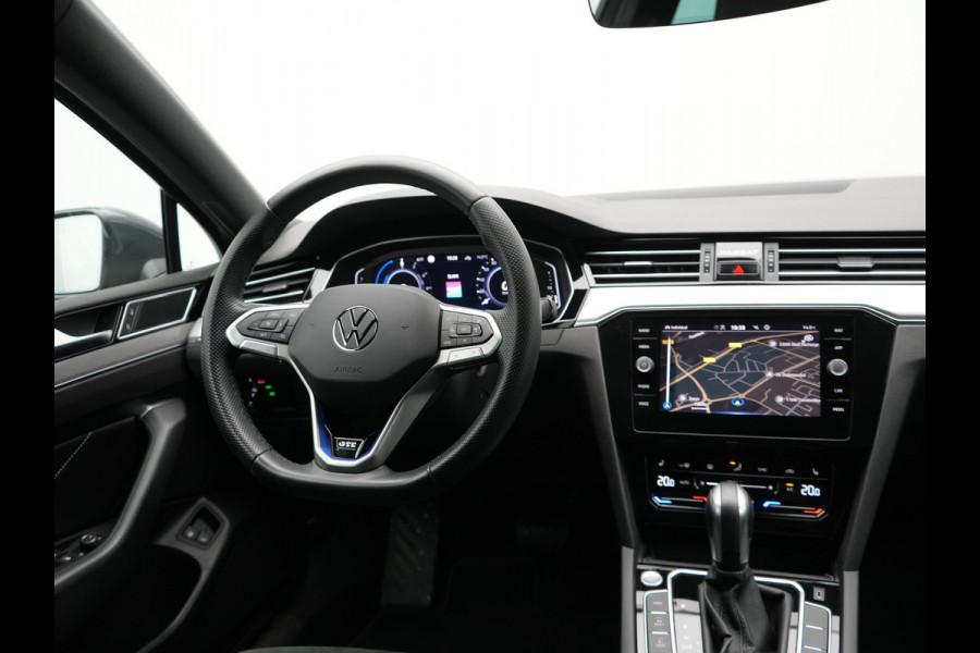 Volkswagen Passat Variant 1.4 TSI PHEV GTE Business Plug In Hybrid 218pk PHEV | Trekhaak Af Fabriek | Adaptive Cruise | Alcantara Sportstoelen Massage & Verwarmd | Camera | Apple Carplay | Stuur Verwarmd | Virtual | Navigatie | DAB |