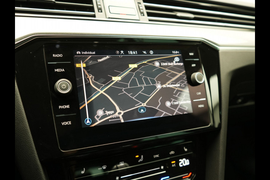 Volkswagen Passat Variant 1.4 TSI PHEV GTE Business Plug In Hybrid 218pk PHEV | Trekhaak Af Fabriek | Adaptive Cruise | Alcantara Sportstoelen Massage & Verwarmd | Camera | Apple Carplay | Stuur Verwarmd | Virtual | Navigatie | DAB |