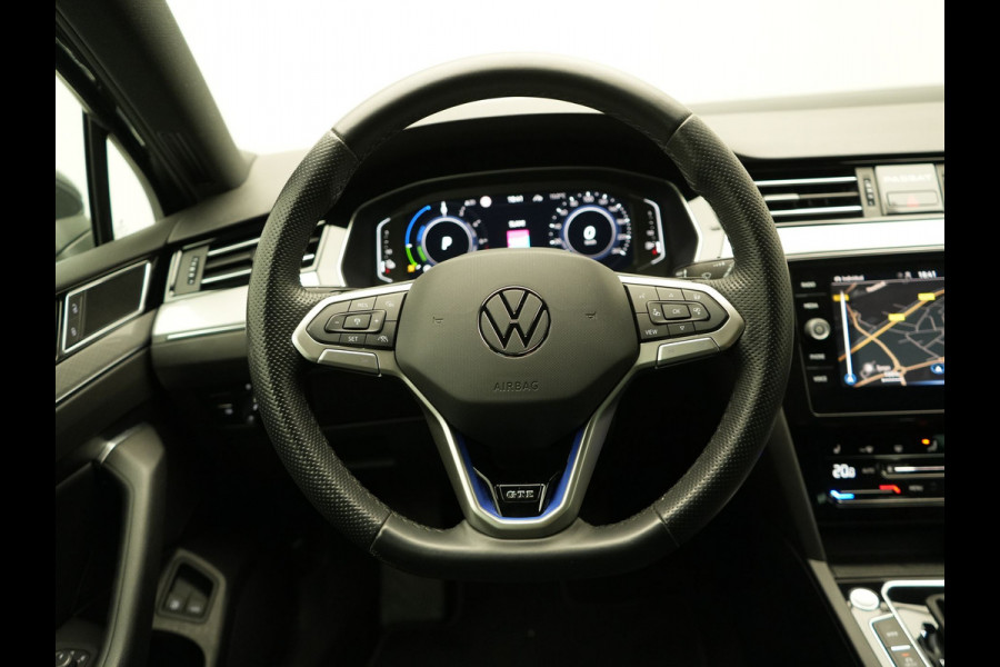 Volkswagen Passat Variant 1.4 TSI PHEV GTE Business Plug In Hybrid 218pk PHEV | Trekhaak Af Fabriek | Adaptive Cruise | Alcantara Sportstoelen Massage & Verwarmd | Camera | Apple Carplay | Stuur Verwarmd | Virtual | Navigatie | DAB |