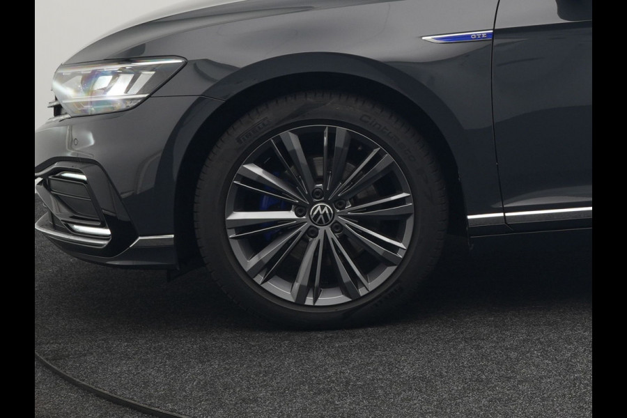 Volkswagen Passat Variant 1.4 TSI PHEV GTE Business Plug In Hybrid 218pk PHEV | Trekhaak Af Fabriek | Adaptive Cruise | Alcantara Sportstoelen Massage & Verwarmd | Camera | Apple Carplay | Stuur Verwarmd | Virtual | Navigatie | DAB |