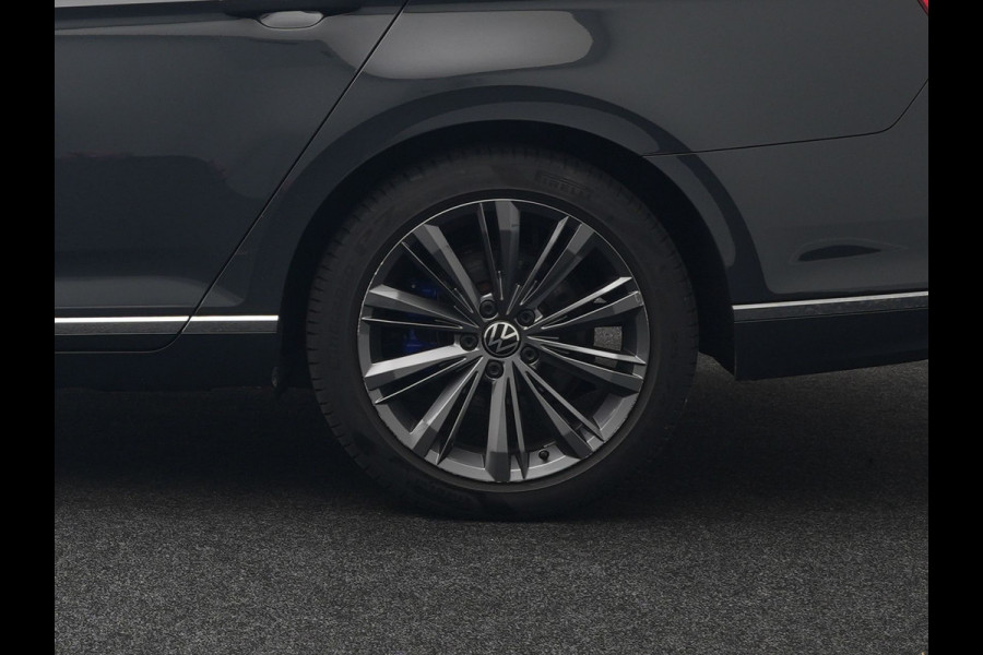 Volkswagen Passat Variant 1.4 TSI PHEV GTE Business Plug In Hybrid 218pk PHEV | Trekhaak Af Fabriek | Adaptive Cruise | Alcantara Sportstoelen Massage & Verwarmd | Camera | Apple Carplay | Stuur Verwarmd | Virtual | Navigatie | DAB |