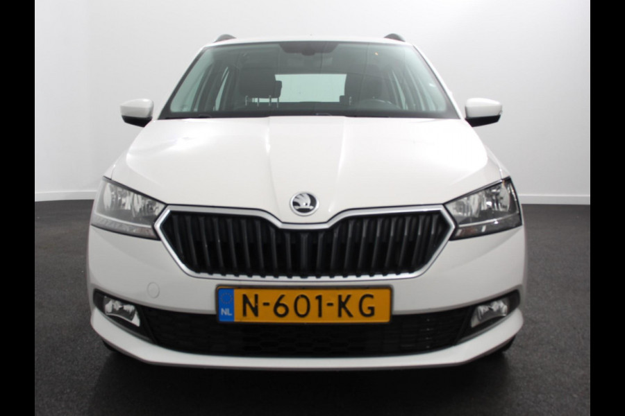 Škoda Fabia Combi 1.0 TSI Automaat Business Edition | Trekhaak | Navigatie | Apple Carplay/Android Auto | Parkeersensoren achter | Stoelverwarming | Cruise Control | Airco | | Lichtmetalen velgen Škoda Fabia Combi 1.0 TSI Automaat Business Edition | Trekhaak | Navigatie | Apple Carplay/Android Auto | Parkeersensoren achter | Stoelverwarming | Cruise Control | Airco | | Lichtmetalen velgen