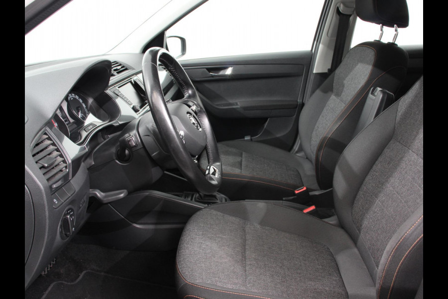 Škoda Fabia Combi 1.0 TSI Automaat Business Edition | Trekhaak | Navigatie | Apple Carplay/Android Auto | Parkeersensoren achter | Stoelverwarming | Cruise Control | Airco | | Lichtmetalen velgen Škoda Fabia Combi 1.0 TSI Automaat Business Edition | Trekhaak | Navigatie | Apple Carplay/Android Auto | Parkeersensoren achter | Stoelverwarming | Cruise Control | Airco | | Lichtmetalen velgen